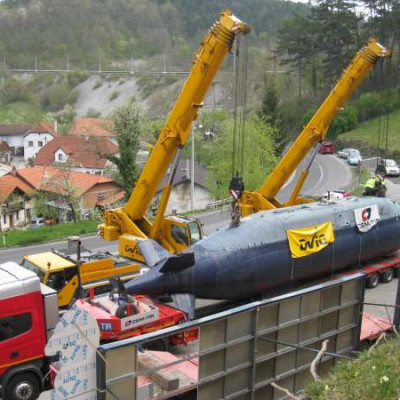 Dvigovanje muzejske podmornice