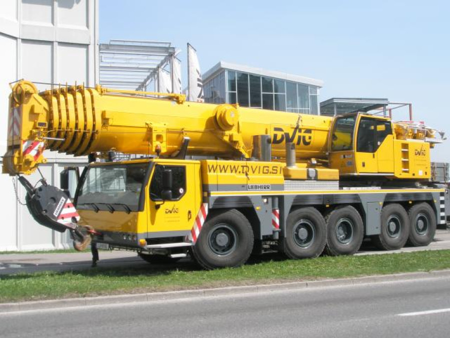 Mobile crane LIEBHERR LTM 1200-5.1