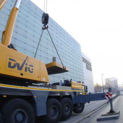 Avtodvigalo LIEBHERR LTM 1200-5.1 nosilnosti 200 ton